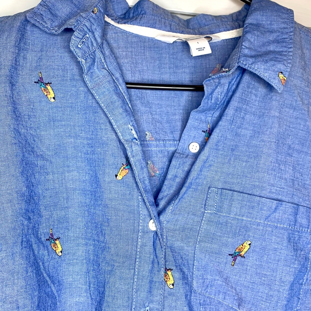 Old Navy parrot Womens Relaxed Classic Parrot Print Button down shirt, Size L - Picture 4 of 10